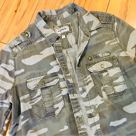 Express camouflage camo shirt top shacket snap long sleeve small hunting… - Picture 4 of 7